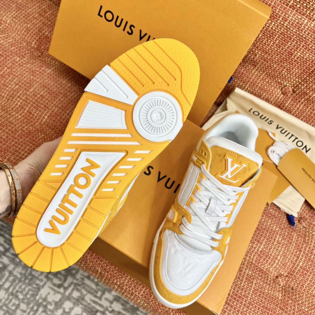 LOUIS VUITTON LV Skate Sneaker Yellow. Size 8