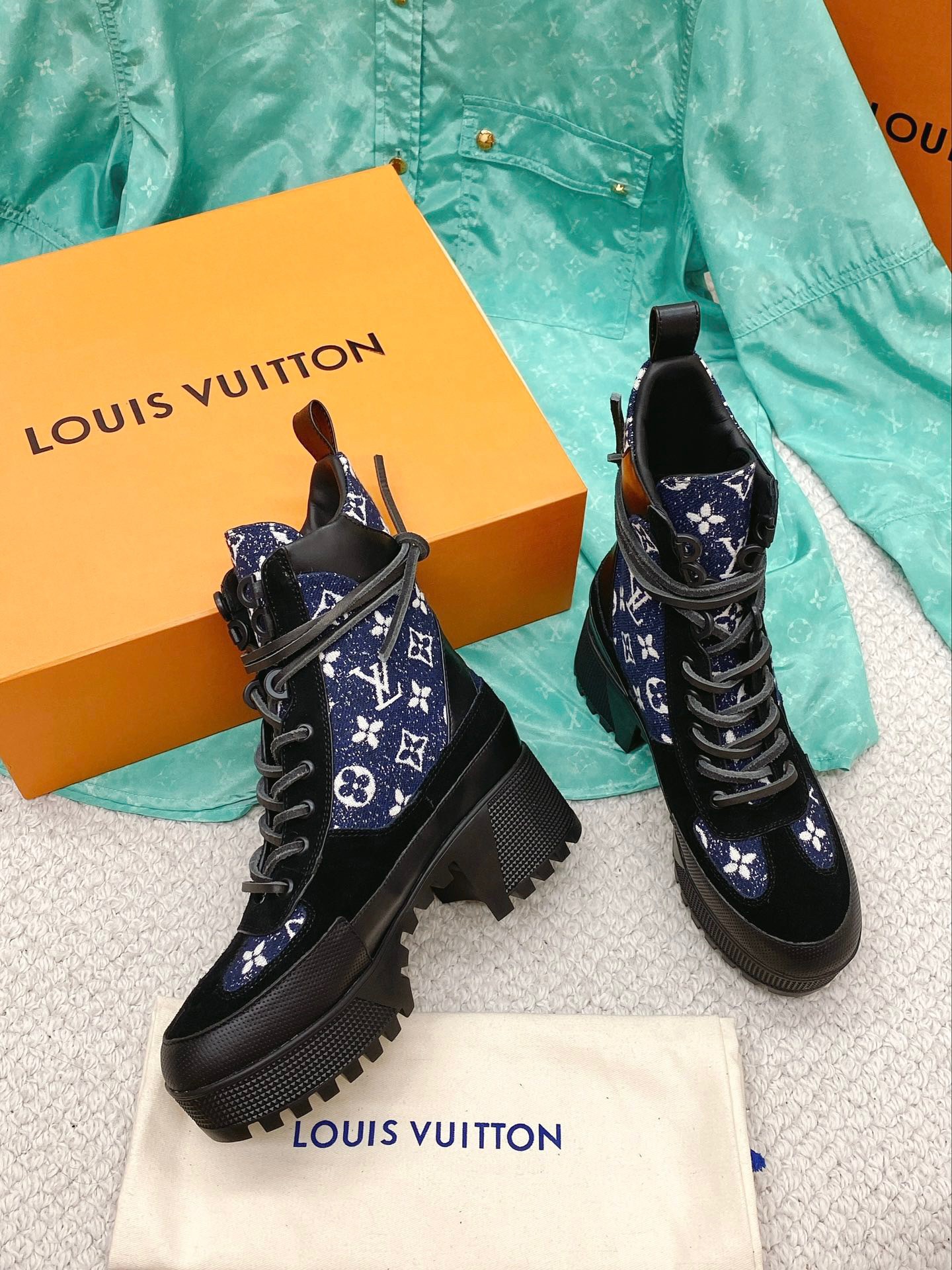 Louis Vuitton Laureate Desert Black Suede Leather Monogram Boots EU 37,5 US  7,5
