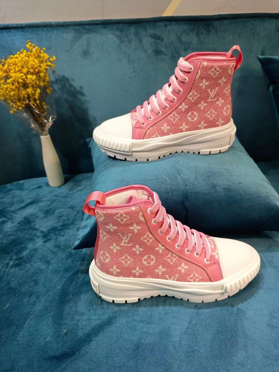 Louis Vuitton LV Squad Monogram Pink White Sneaker