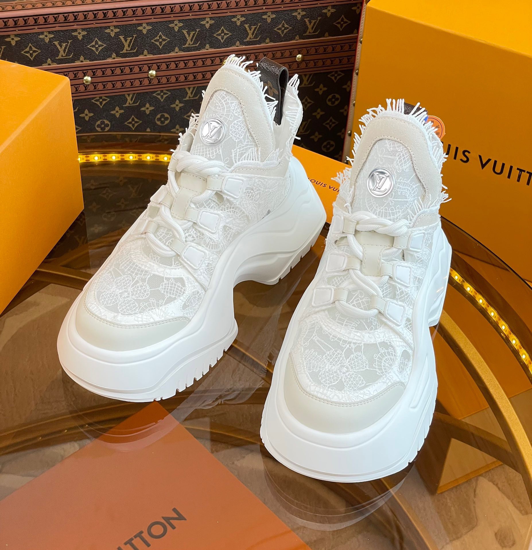 Replica Louis Vuitton LV Archlight 2.0 Platform Sneakers In White Lace