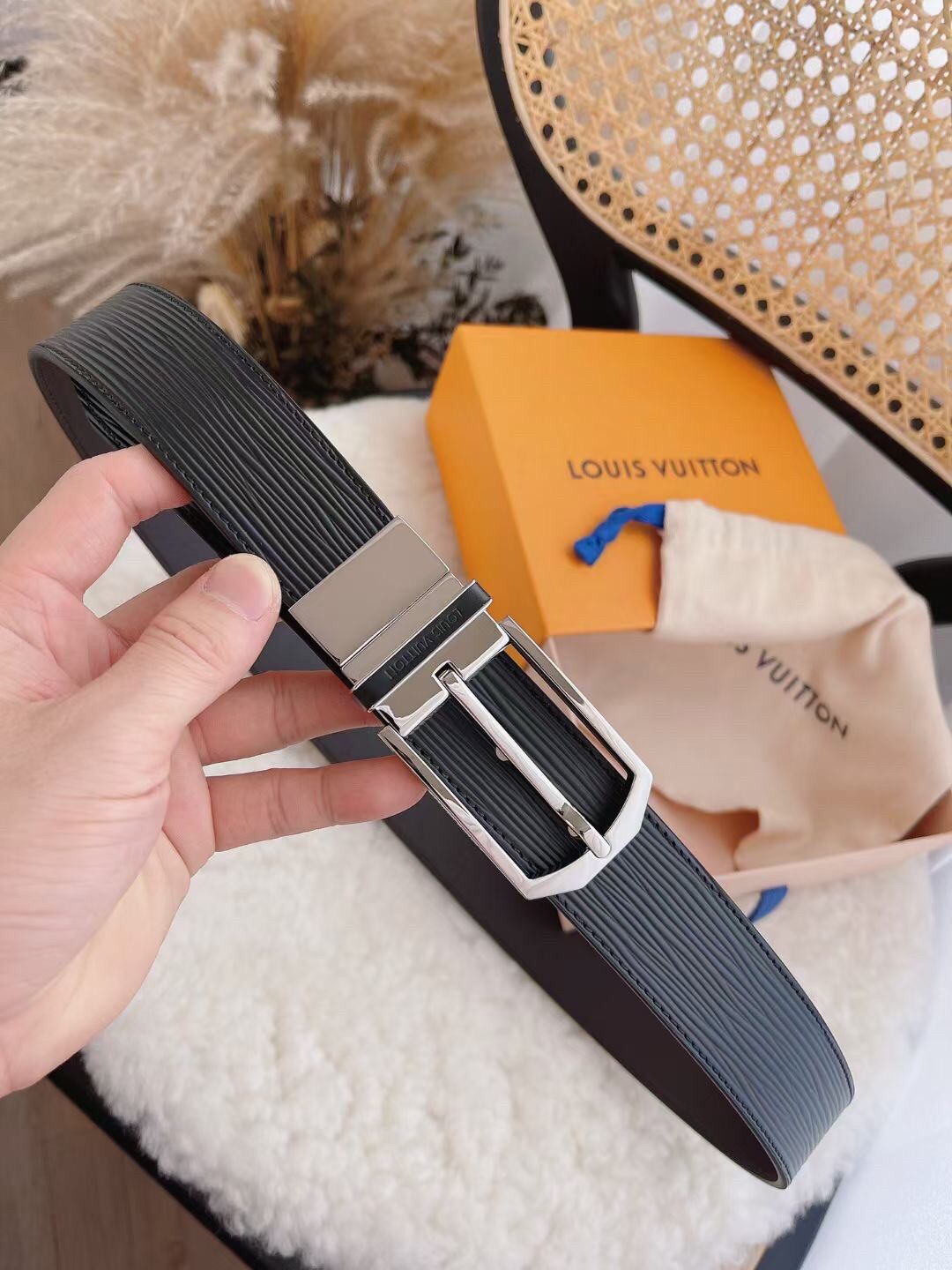 Louis Vuitton Slender 35mm Reversible Belt Black Leather. Size 110 cm