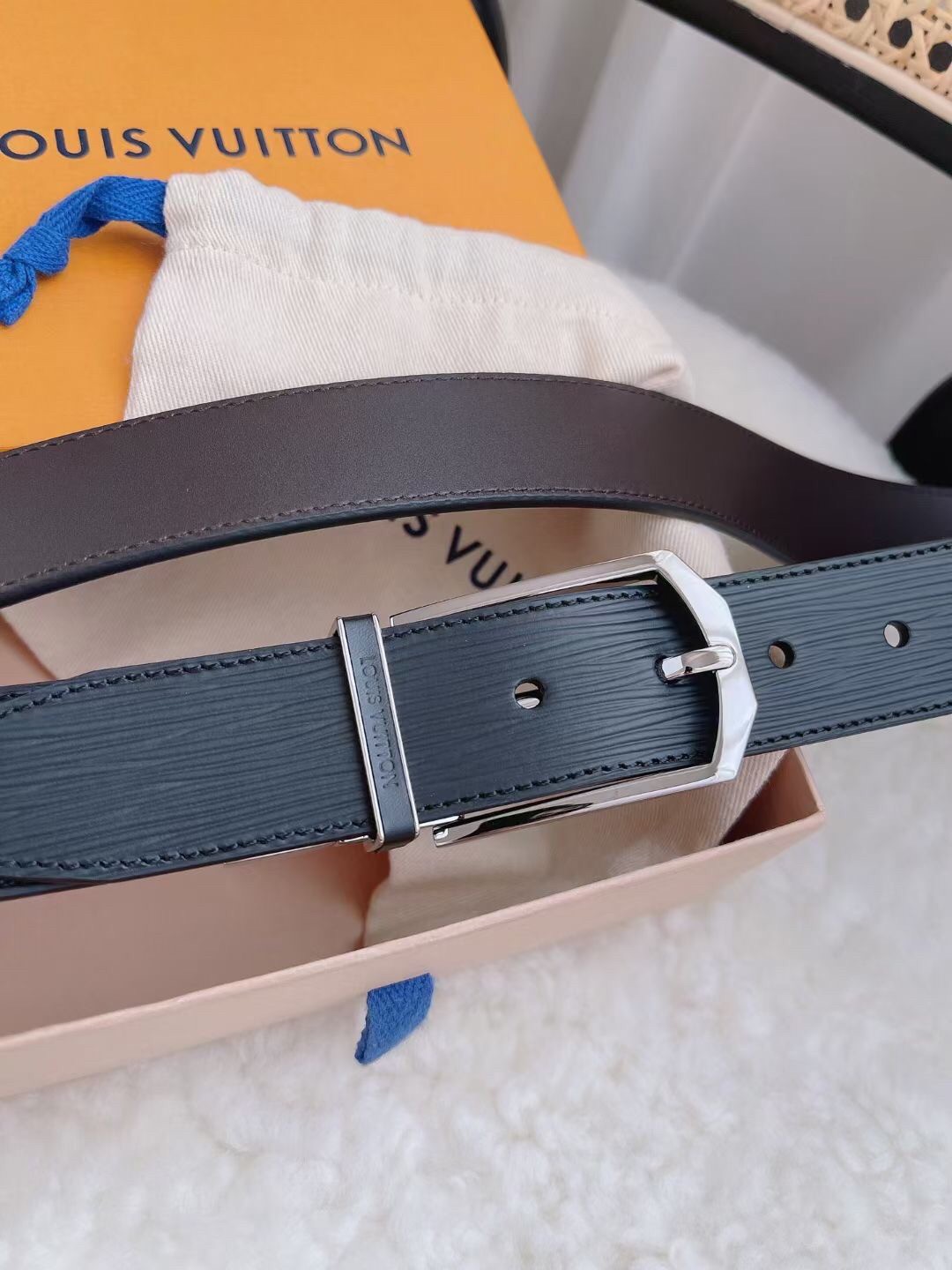 Louis Vuitton Slender 35mm Reversible Belt Black Leather. Size 110 cm
