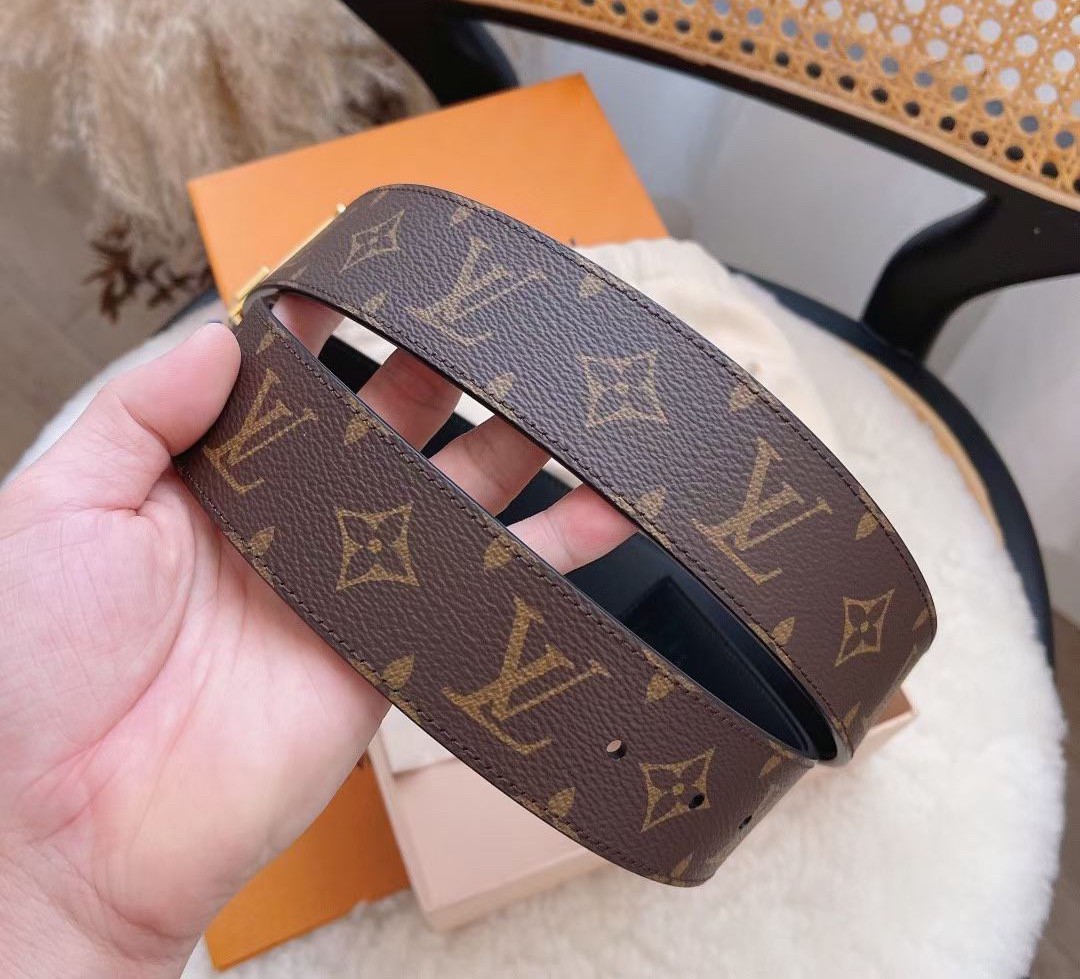 Louis Vuitton LV Iconic Reversible Belt