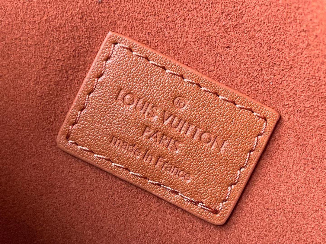 M21741 Louis Vuitton Monogram Side Trunk PM