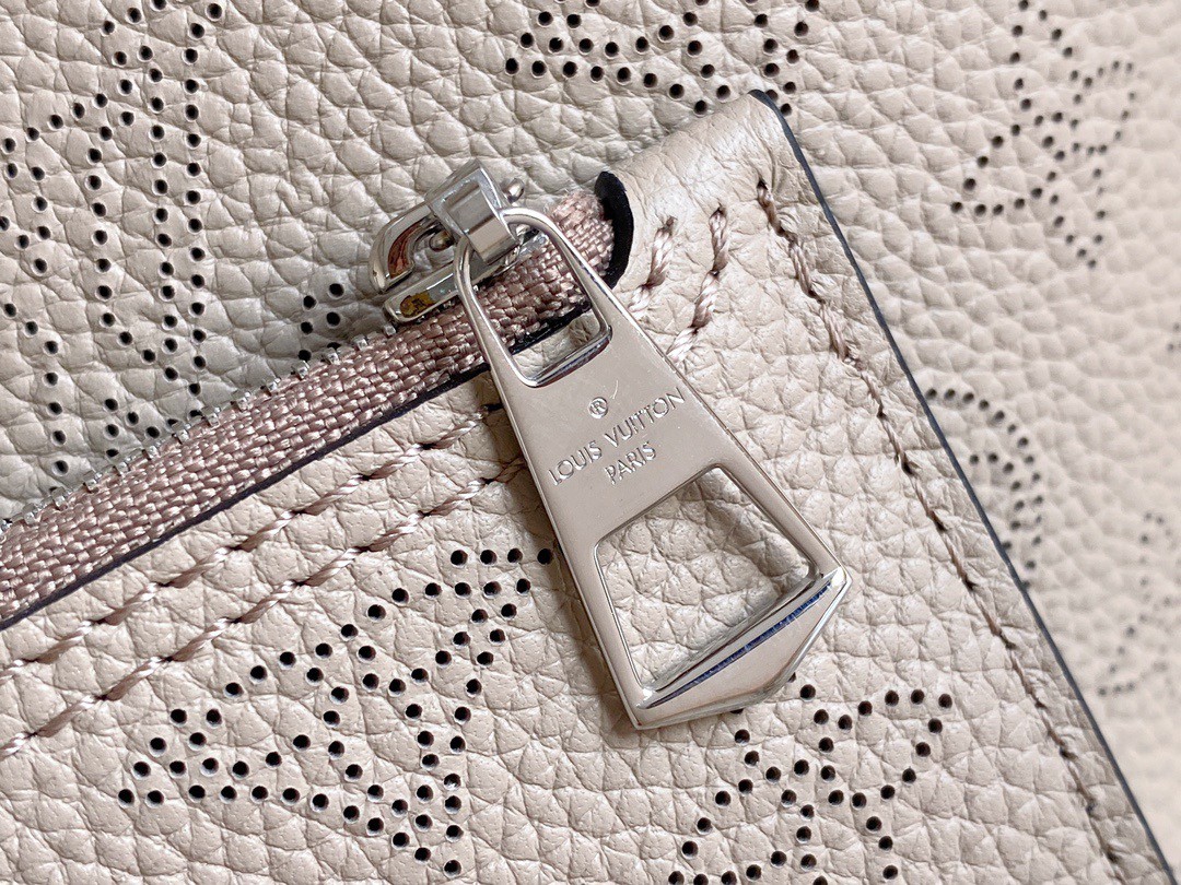 Louis Vuitton Blossom mm Grey Mahina
