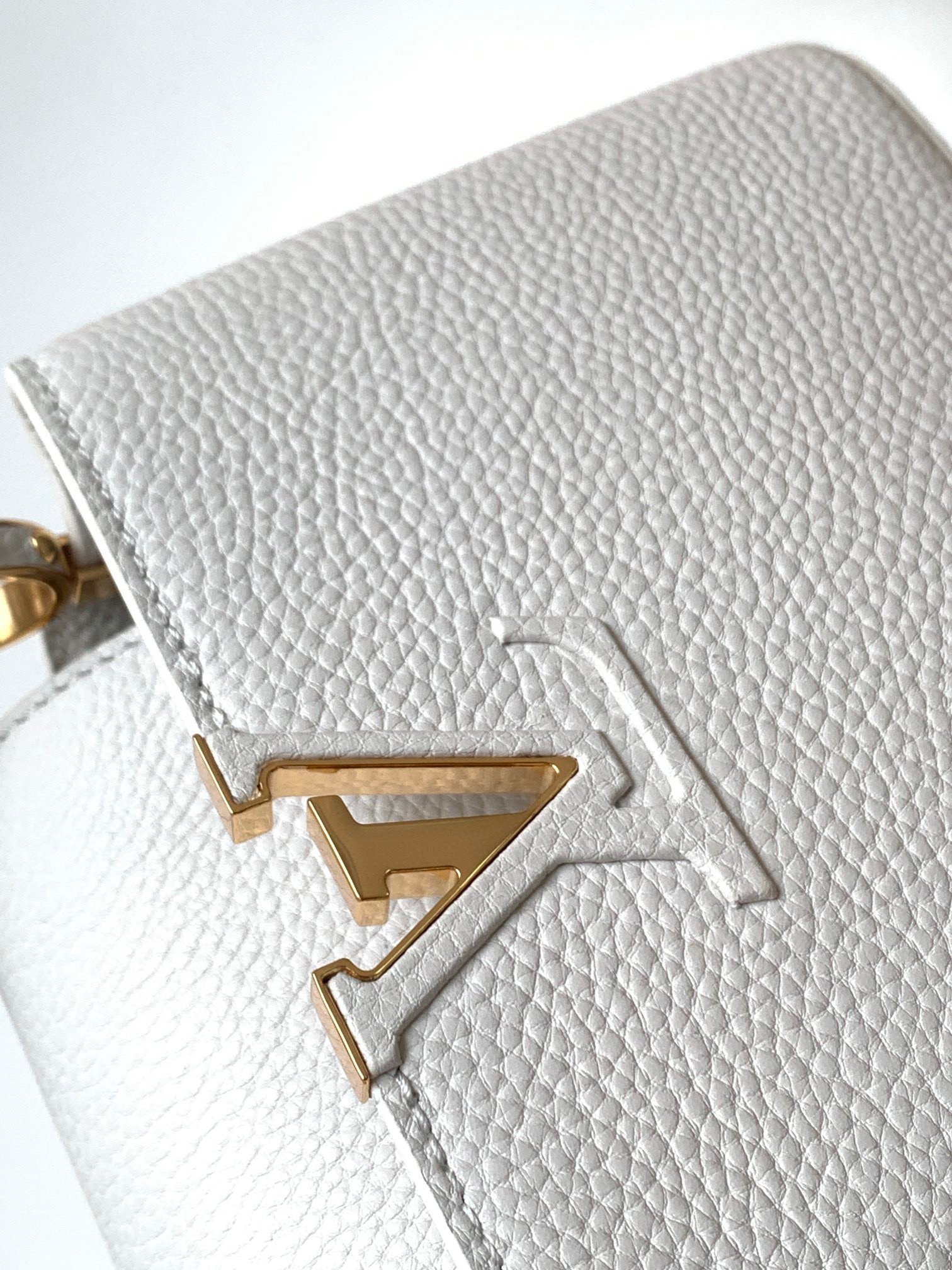 Louis Vuitton M20999 Marellini , White, One Size