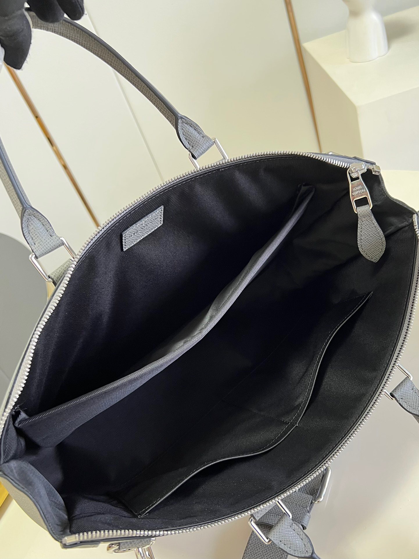 Slim Briefcase Taiga Leather - Bags