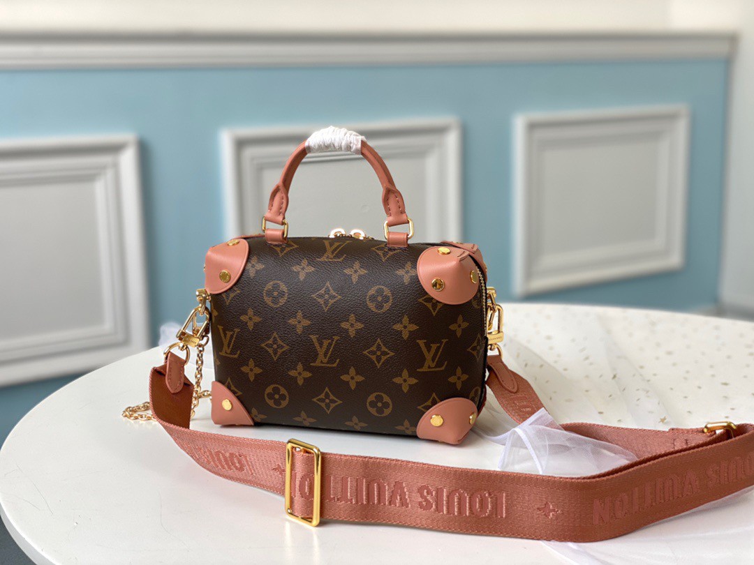 WHAT'S IN MY BAG? LOUIS VUITTON PETITE MALLE SOUPLE