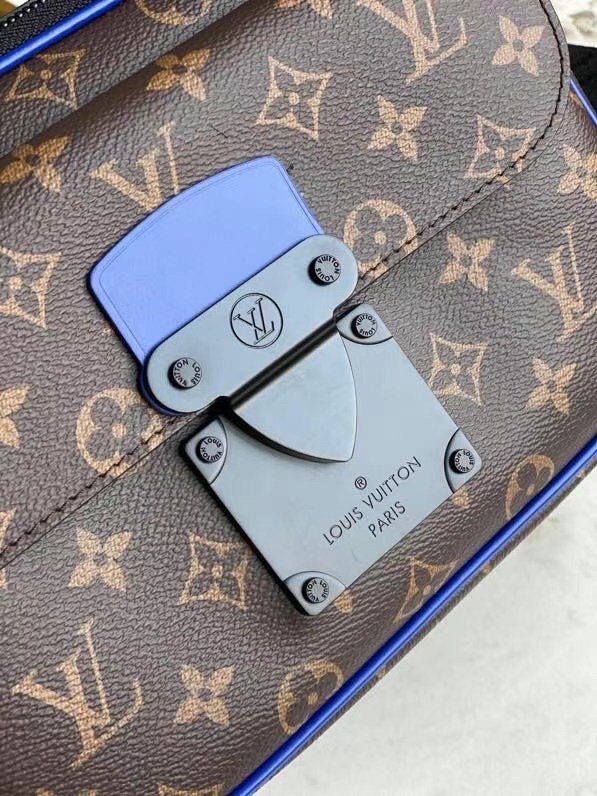 Louis Vuitton S LOCK MESSENGER M45863