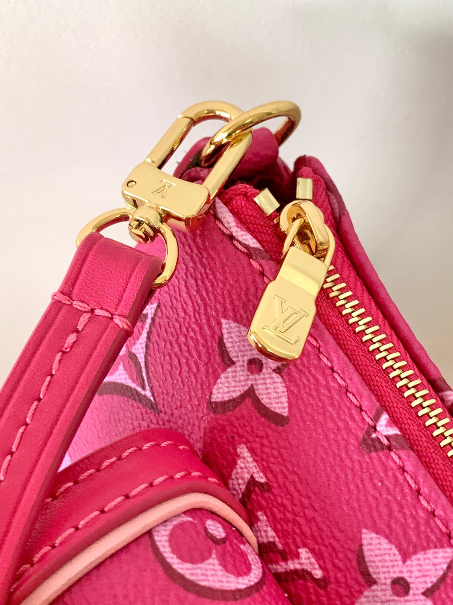 Maxi multi pochette accessoires cloth handbag Louis Vuitton White