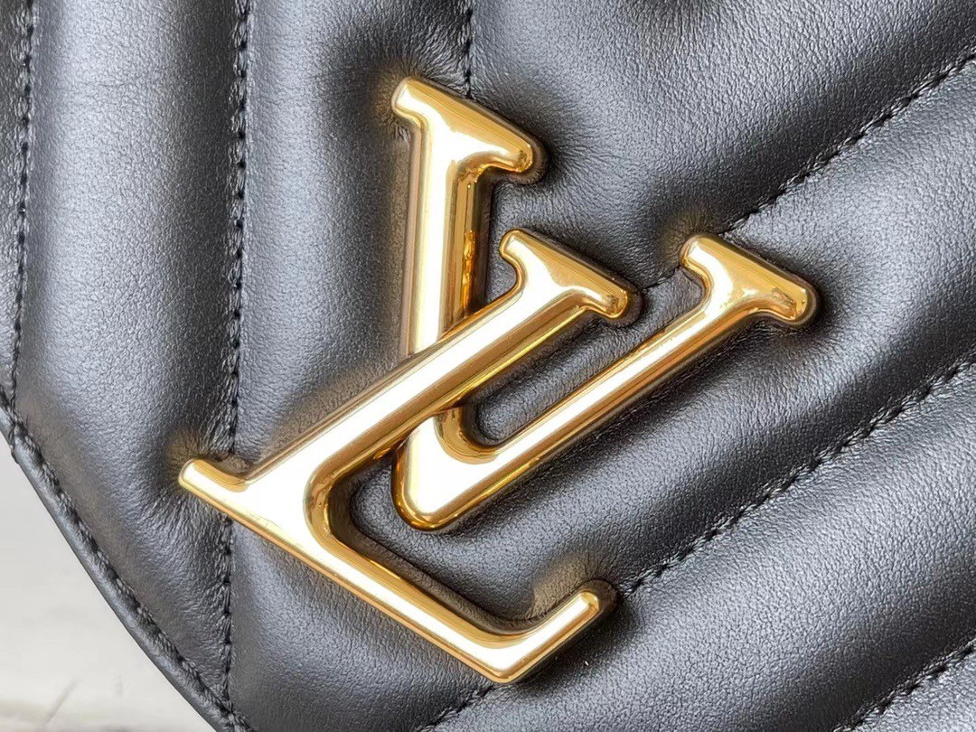 Louis Vuitton New Wave Chain Tote Review/Comparison. 