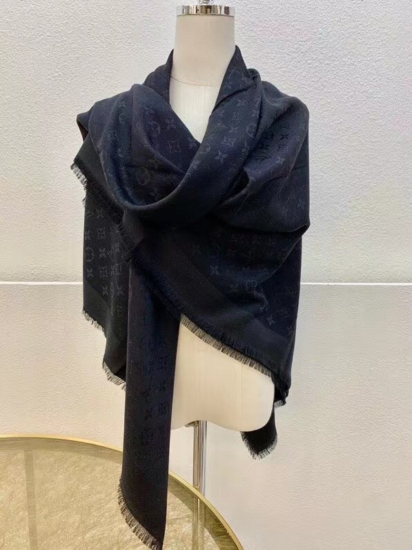 louis vuitton m71329 monogram shawl scarf, black