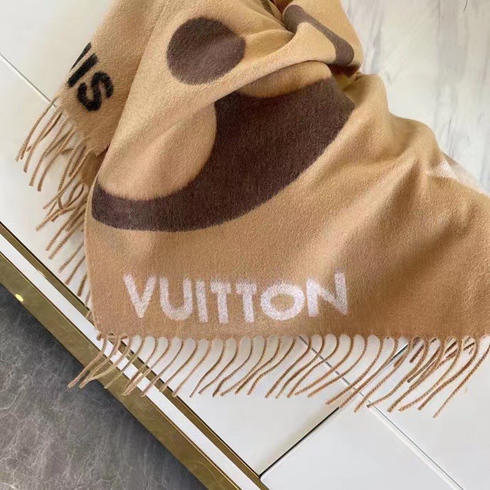 LV The Ultimate Scarf M76382 in 2023