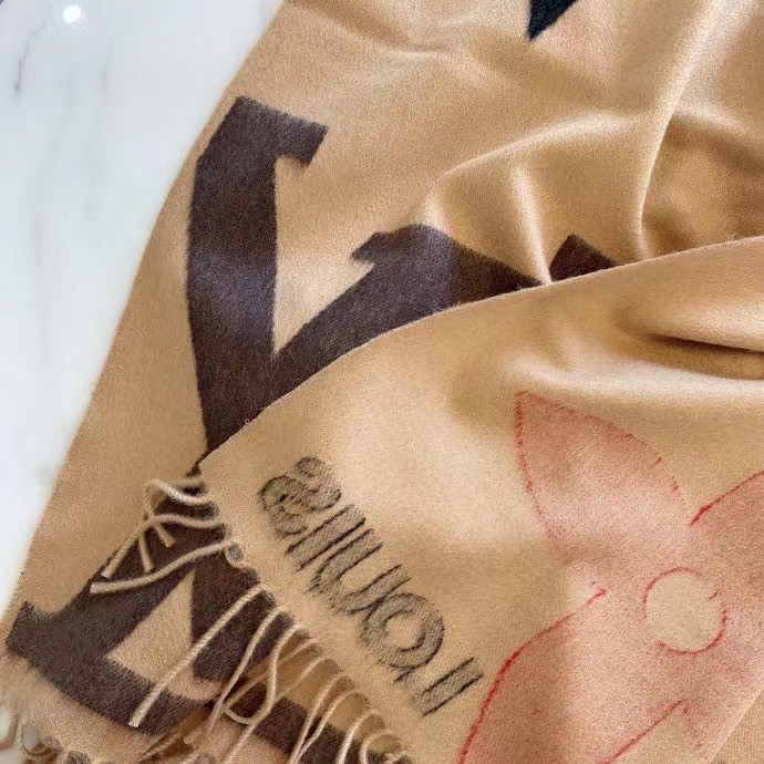 LV Pink Daily LV Scarf M76699 in 2023