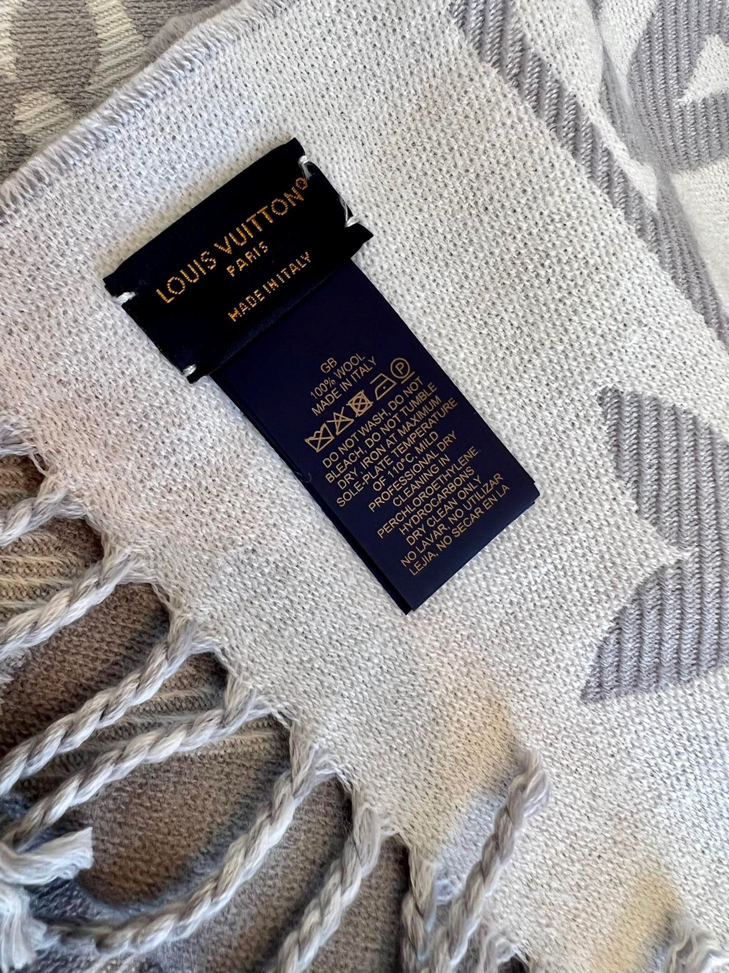 Louis Vuitton LV Essential Wool Scarf