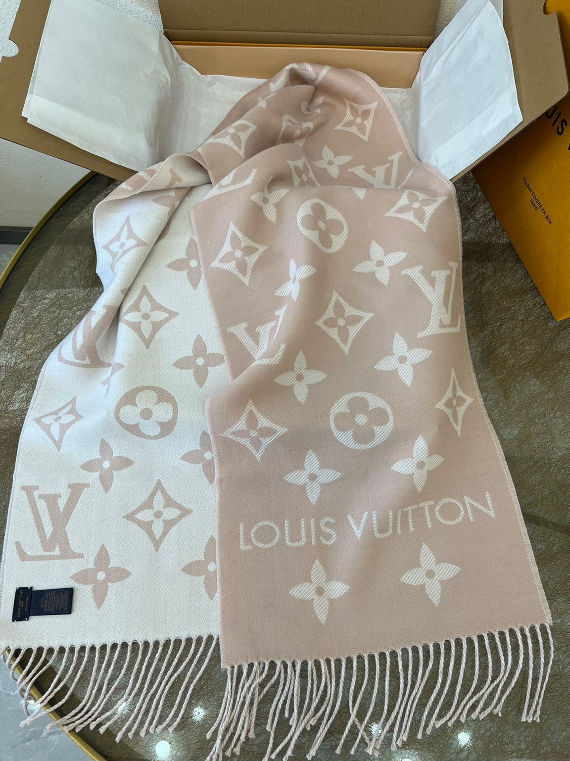 Replica Louis Vuitton LV Essential Scarf In Beige Rose Wool M77854