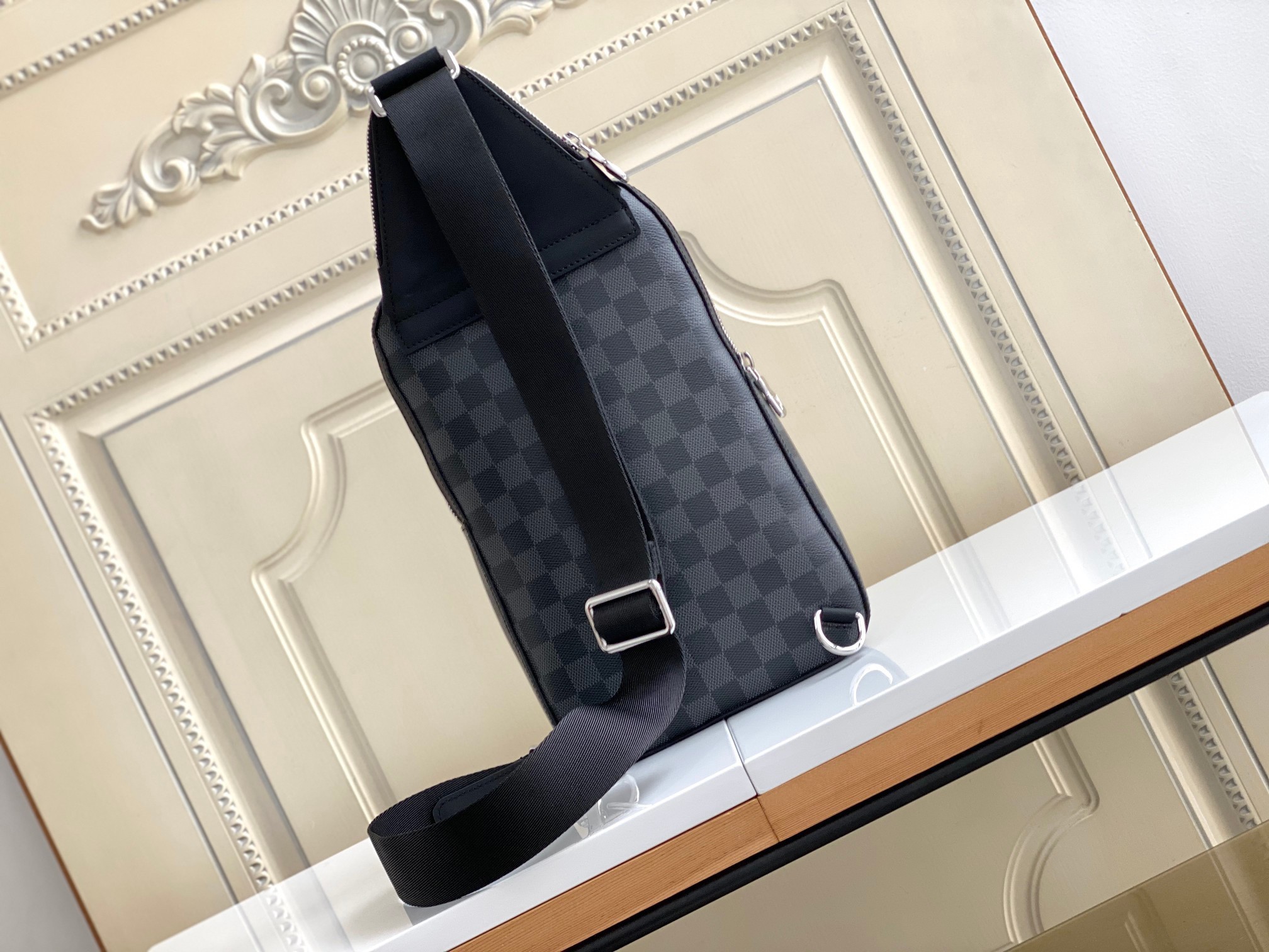 Louis Vuitton Canvas Street Style Plain Leather Crossbody Bag Logo (M46327,  AVENUE SLINGBAG, N45302)