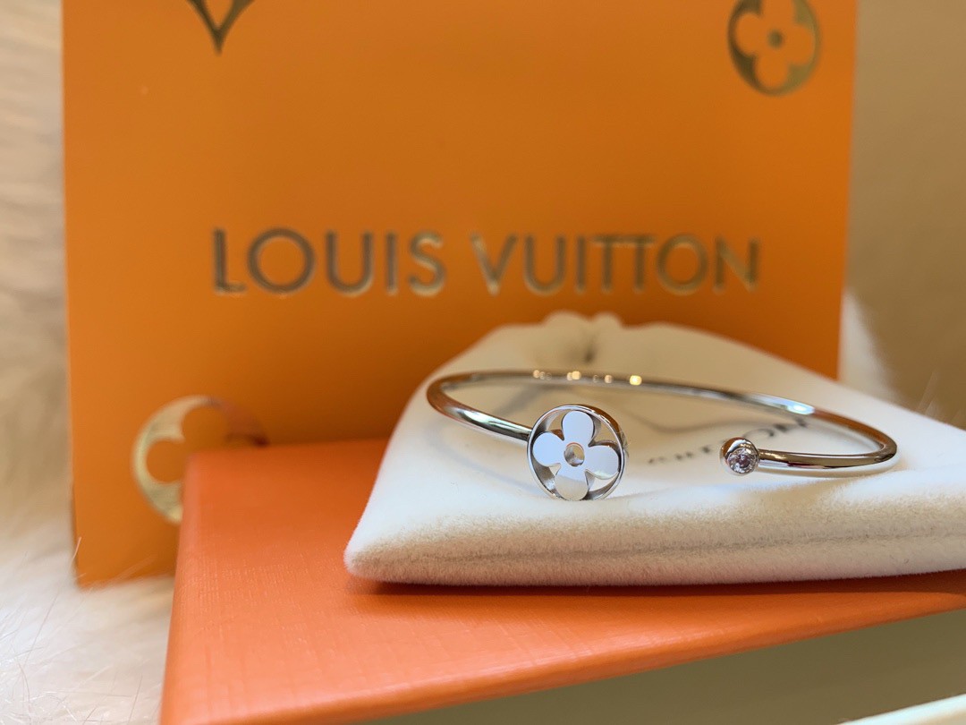 Replica Louis Vuitton Idylle Blossom Twist Bracelet Q95535